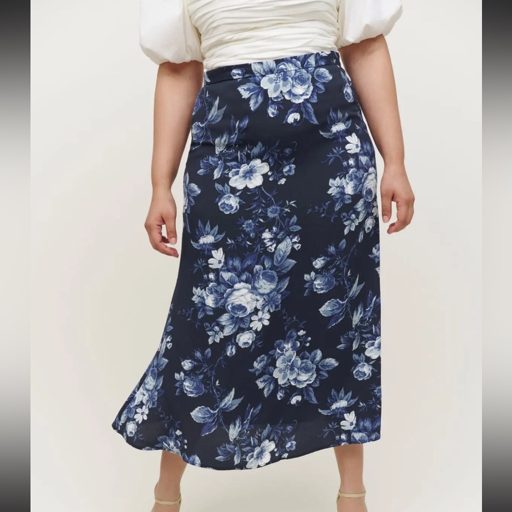 NWT Reformation Bea Lottie Navy Floral A-Line Skirt